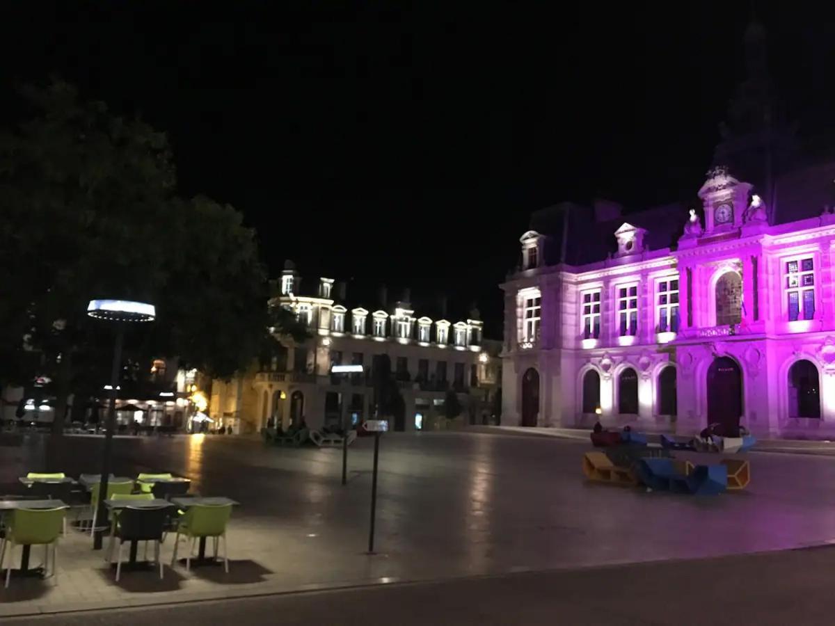 Le Square : Appartement Climatise En Centre Ville Poitiers Exterior foto
