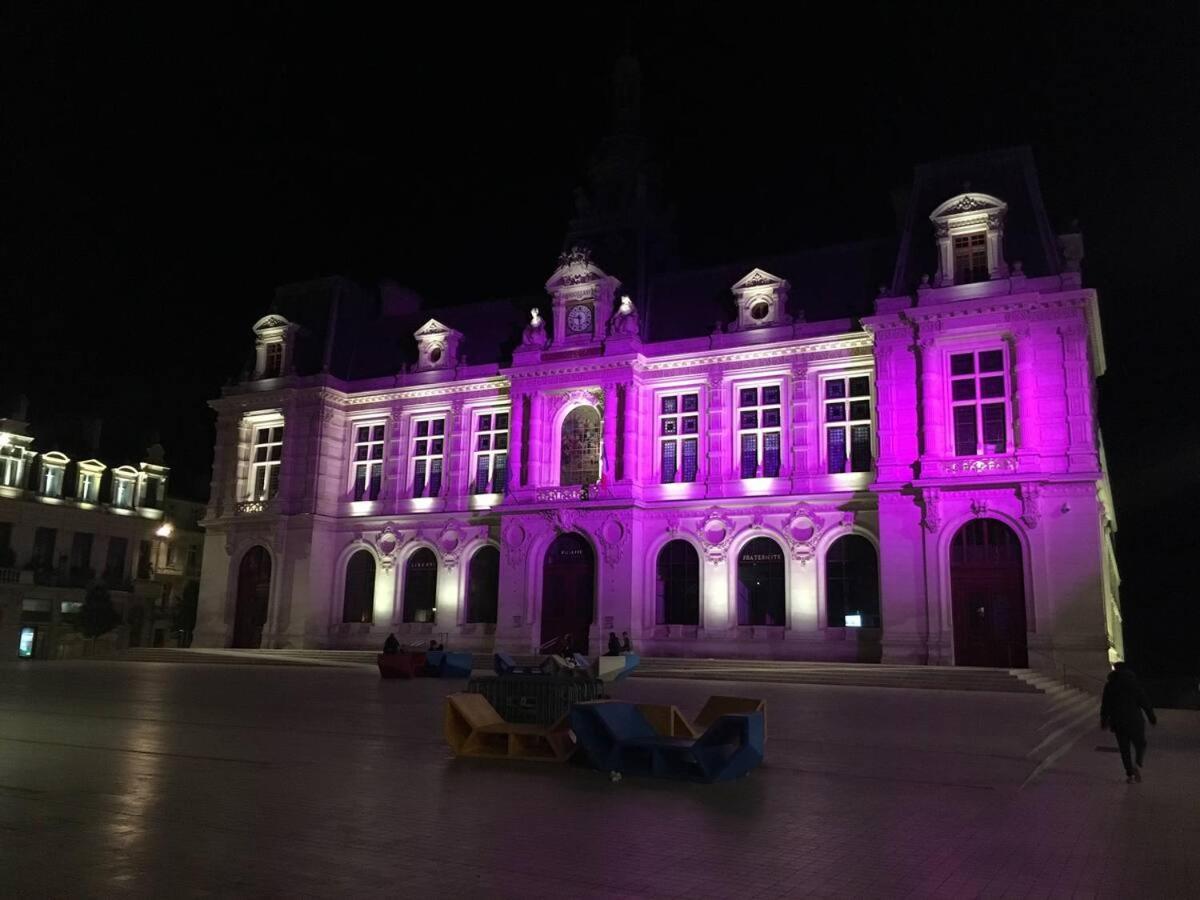 Le Square : Appartement Climatise En Centre Ville Poitiers Exterior foto